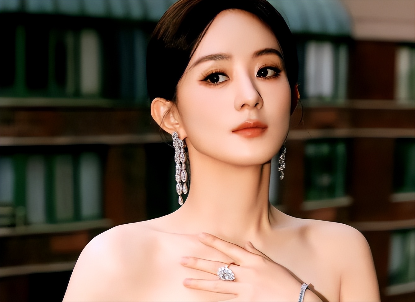 85花格局又变了！3人上桌、2人下桌，杨幂尴尬，赵丽颖赢麻了