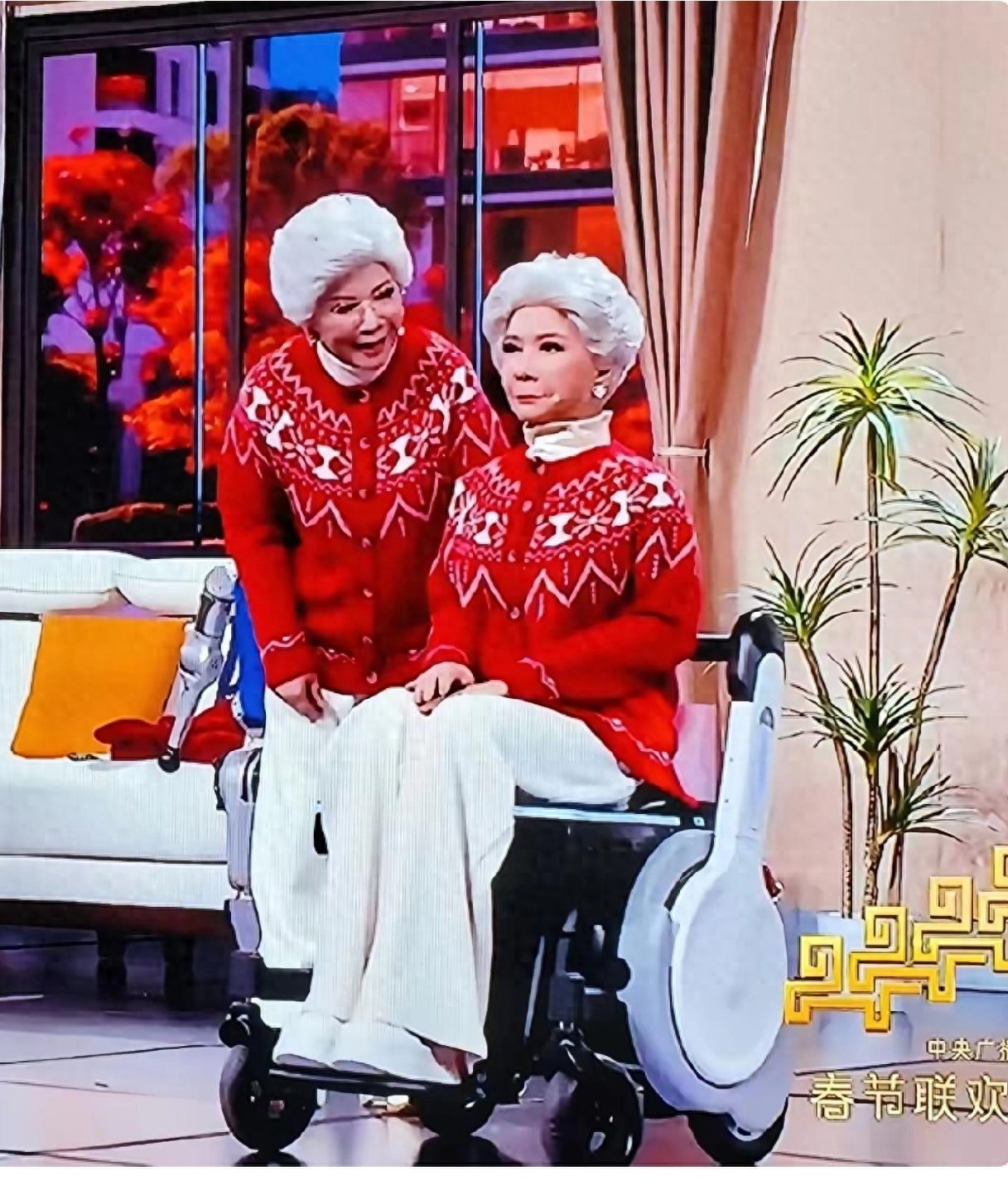 炸裂！蔡明仿生人45天紧急制成，知情人透内幕，后台都被围观了