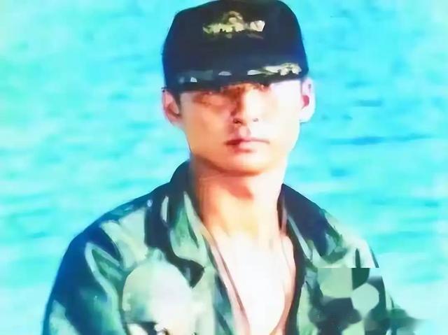 老婆在纽约大杀四方，他花800叫俩人？这大导活该烂尾！