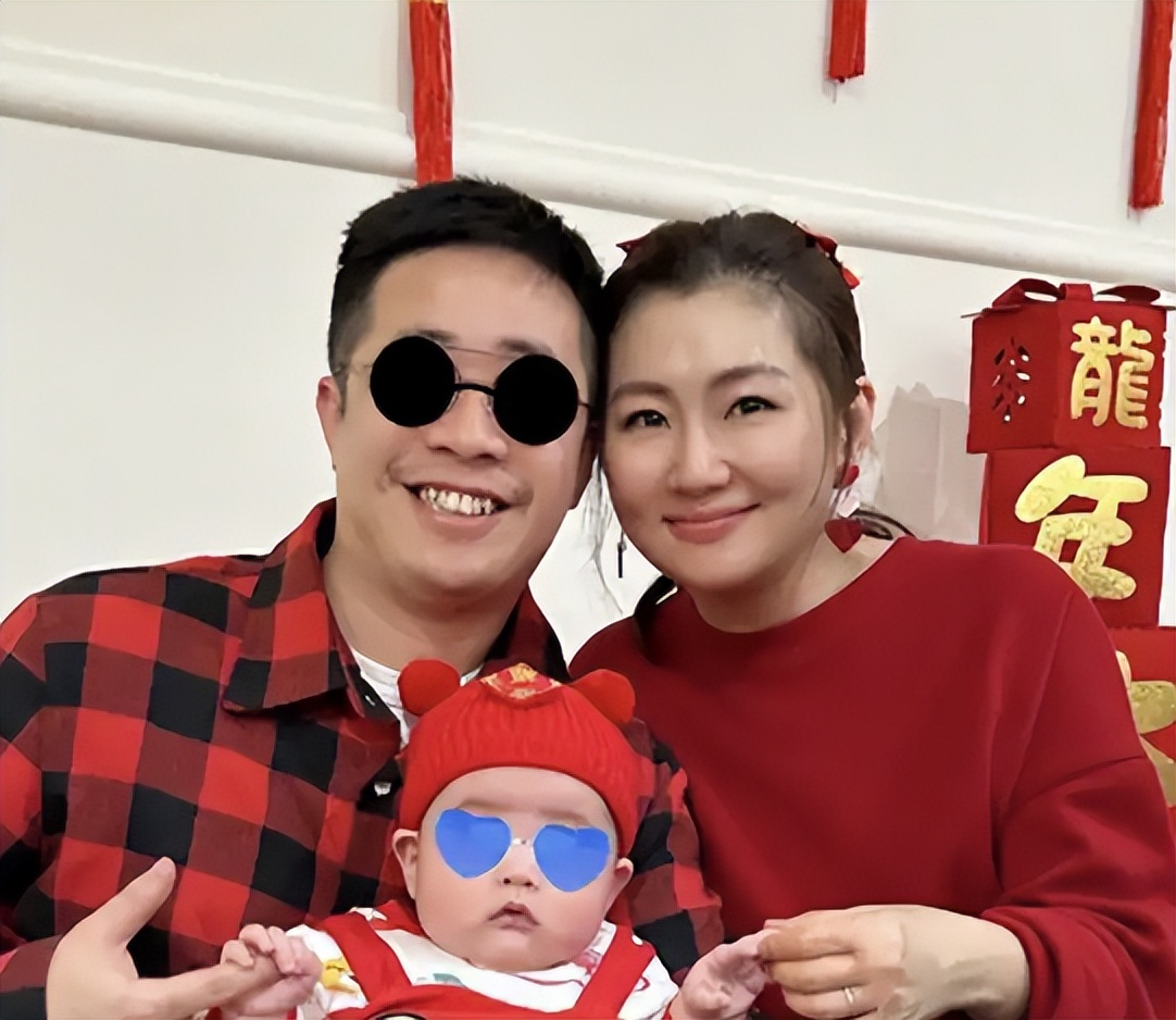 Selina任家萱一家25口给外婆庆生，男友儿子都露脸，阵仗真大啊