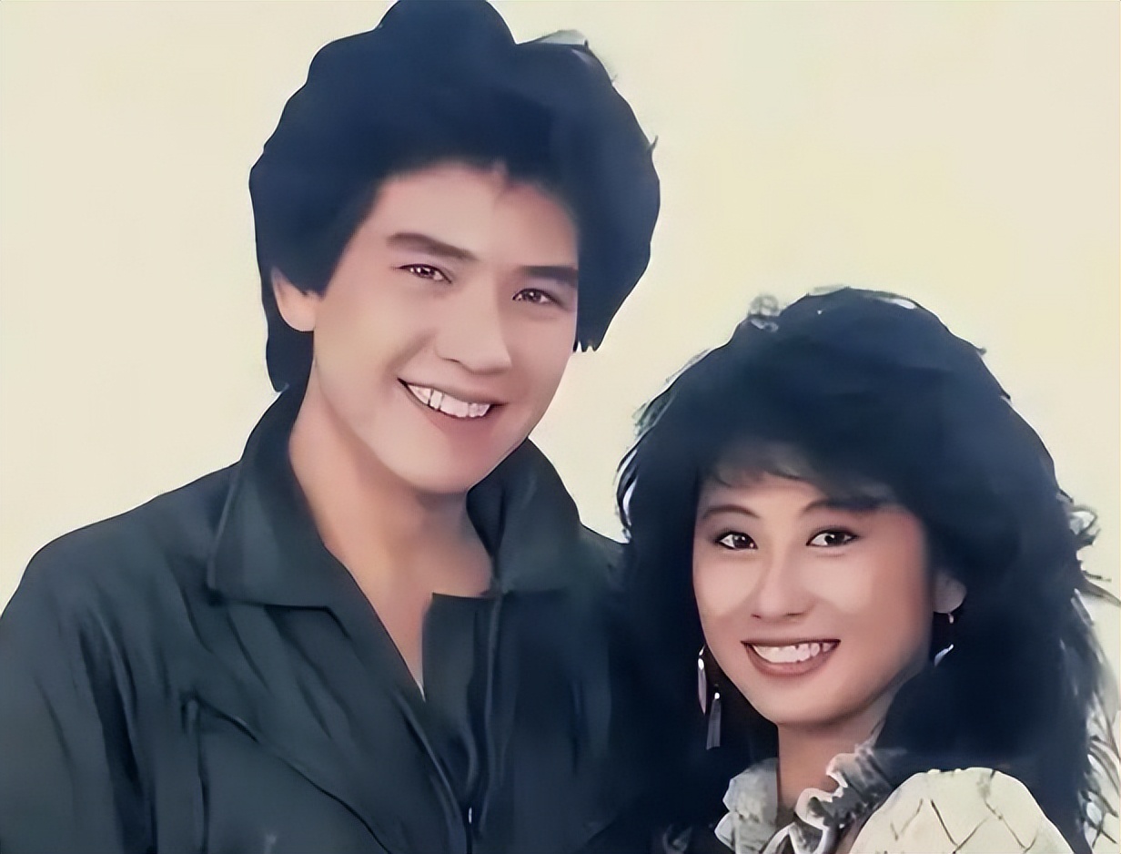 65岁费翔还是崩溃了，独居英国 吃速冻饺子，给不婚不育的人提了醒