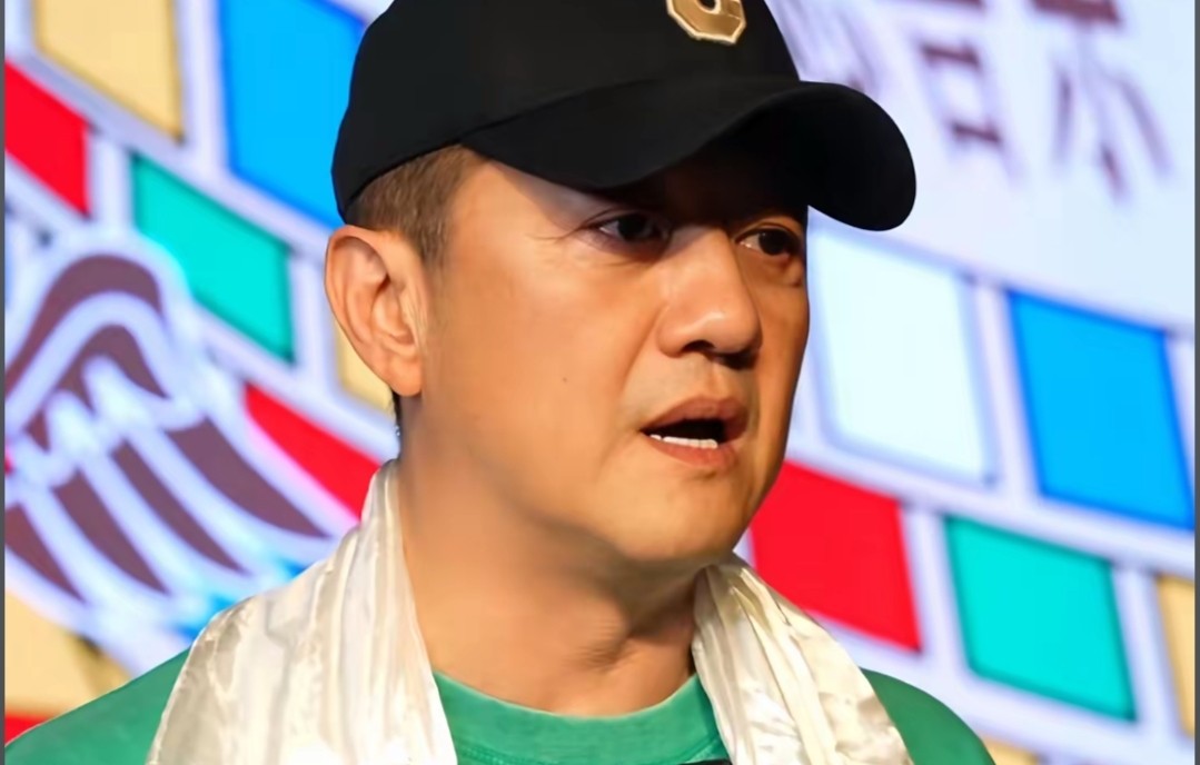 王菲也没想到,离婚12年,李亚鹏给自己上了生动一课,李嫣没说错