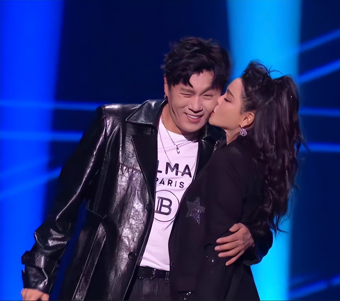 看了伊能静晒泳装，才明白秦昊为什么对她是生理性喜欢