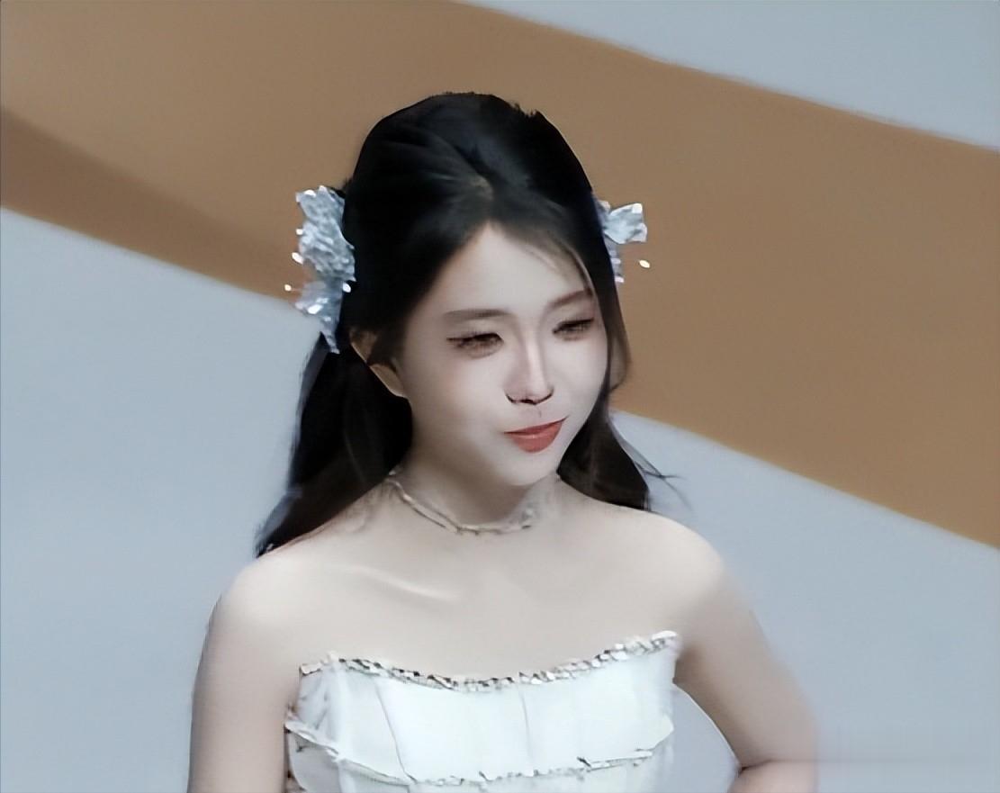 三亚盛典这天：美女网红“见光死”，遍地是玻尿酸、瘦脸针！
