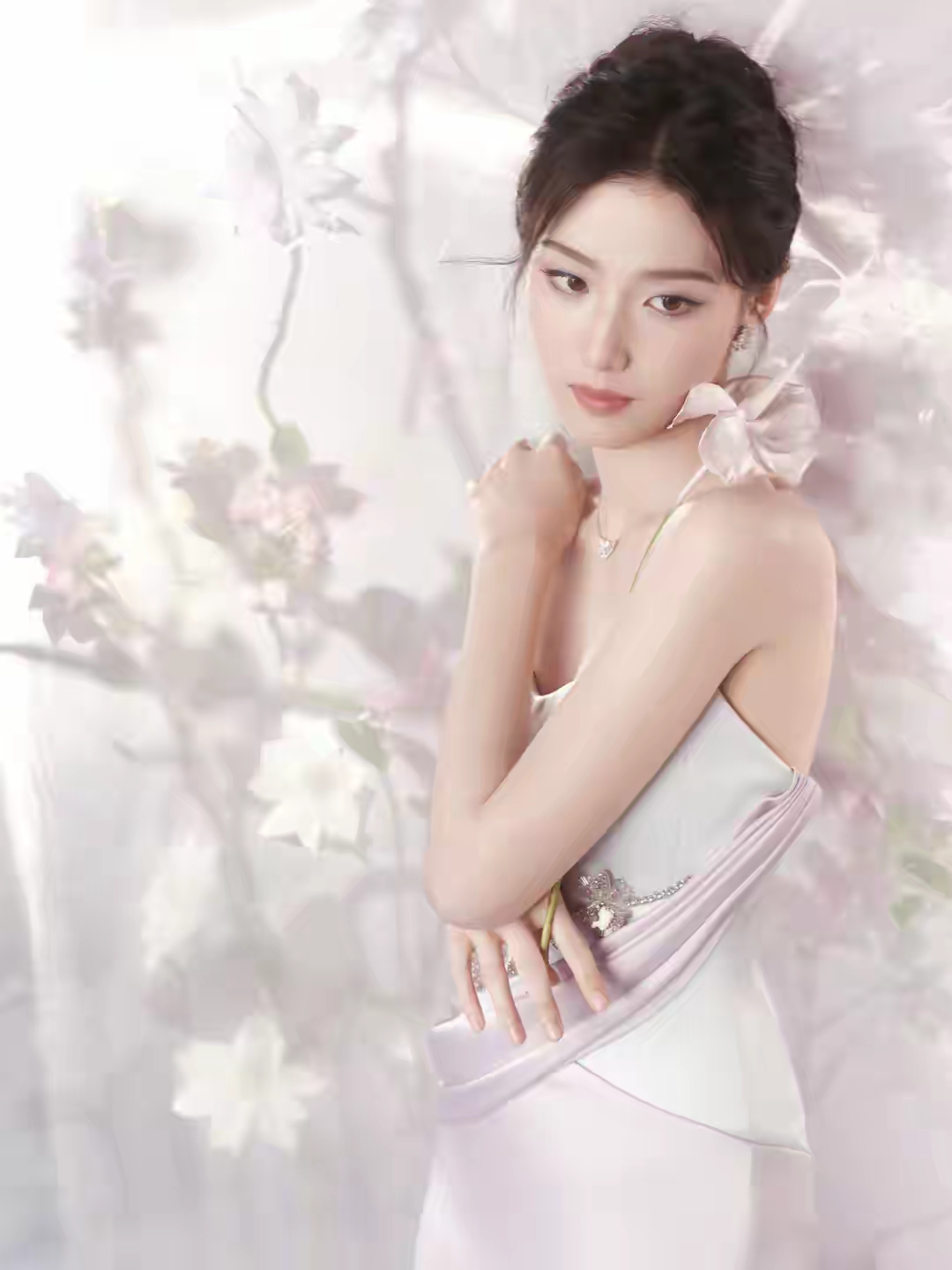 鱼尾裙光脚丫，上海的演员 卢昱晓