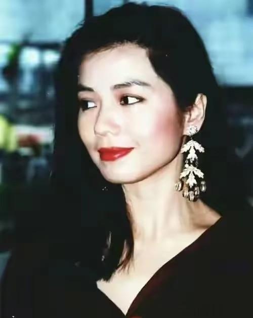 钟楚红65岁状态上热搜,这才是我们想娶的女神样子!