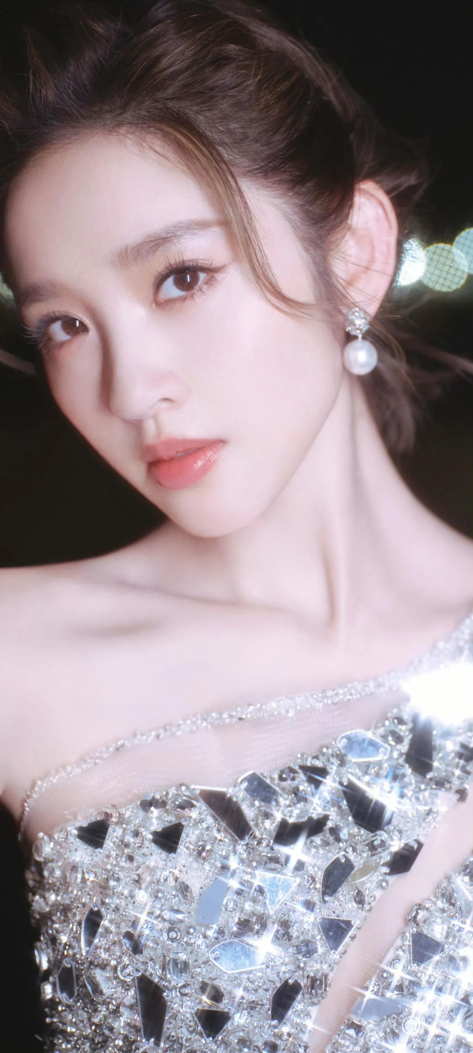 唐艺昕穿搭，银妆夏夜，闪闪清冷气质