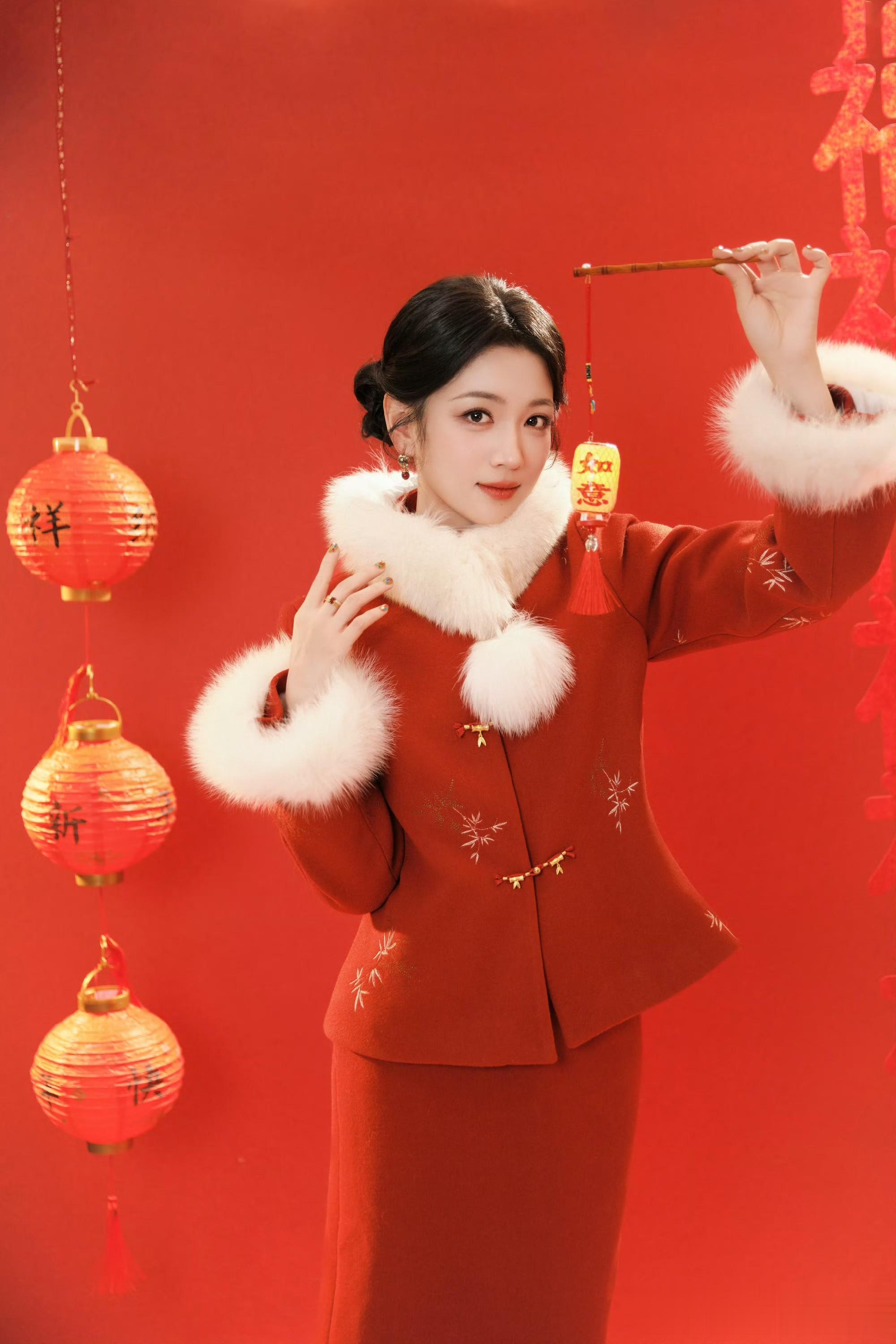 女星代露娃喜迎新春造型：喜气洋洋，女神魅力！