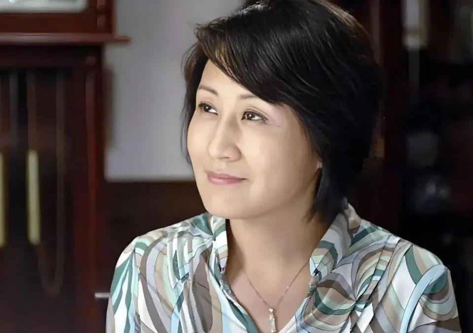 戏子败国？315过后，倪萍、张凯丽“跌下神坛”，代言产品大翻车