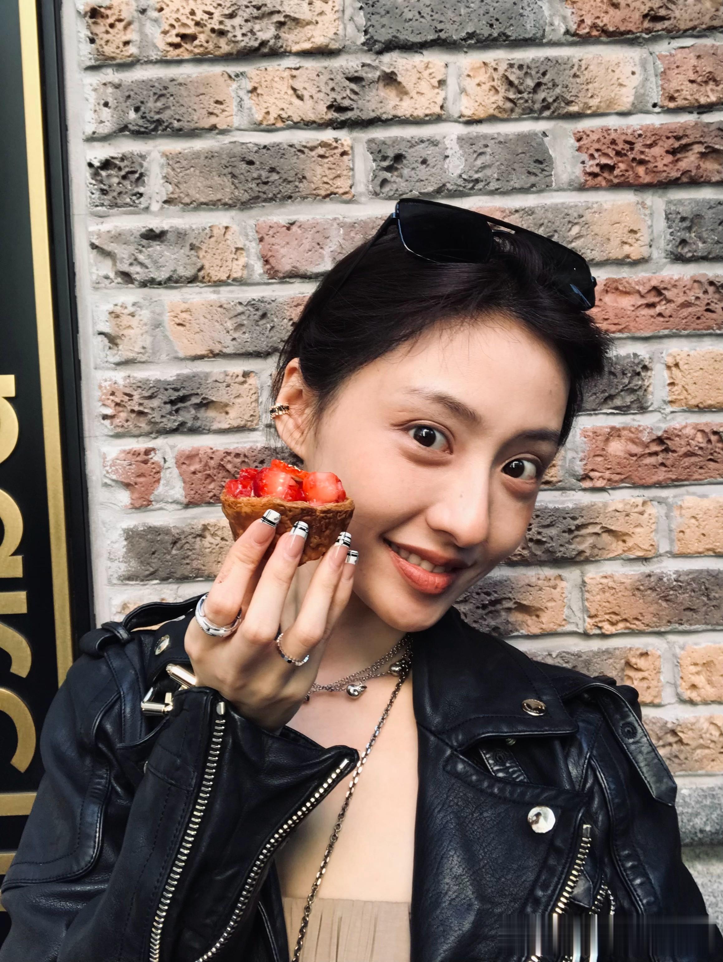 胡连馨分享图片