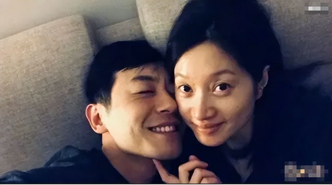 朱亚文没想到，被传离婚一年后，沈佳妮凭一举动给自己狠狠长脸