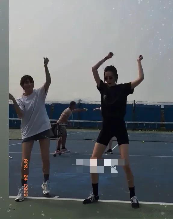 马筱梅产后与闺蜜打网球，身材纤细少女感十足，汪小菲东京被偶遇