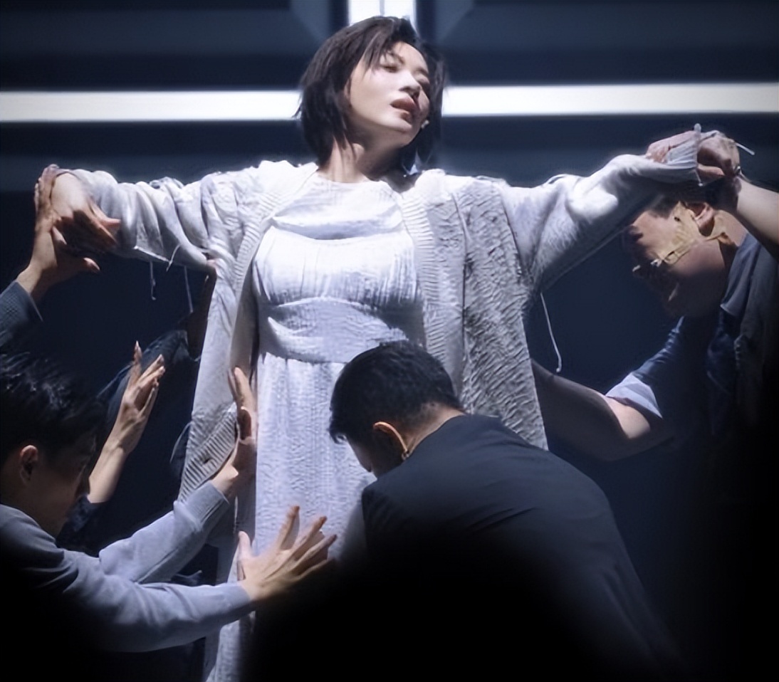 她因太漂亮被导演看中，拒绝后遭“雪藏”，合作胡歌后才翻红