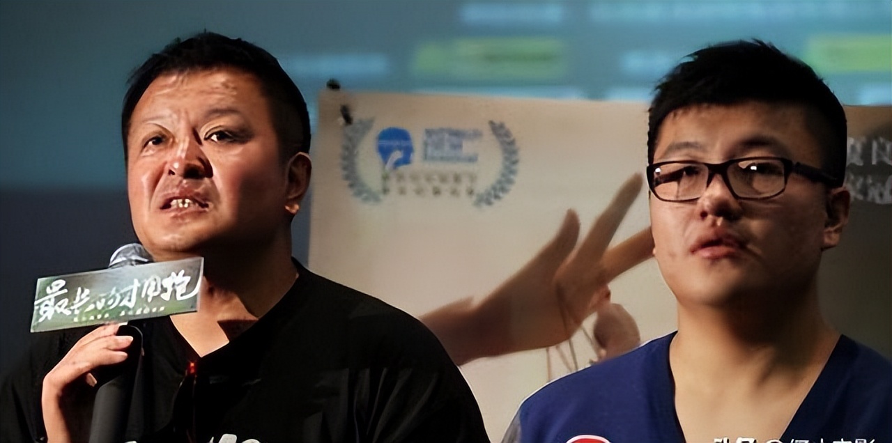 他是杨亚洲的大儿子，也是倪萍的继子，一句话曾把继母感动到落泪