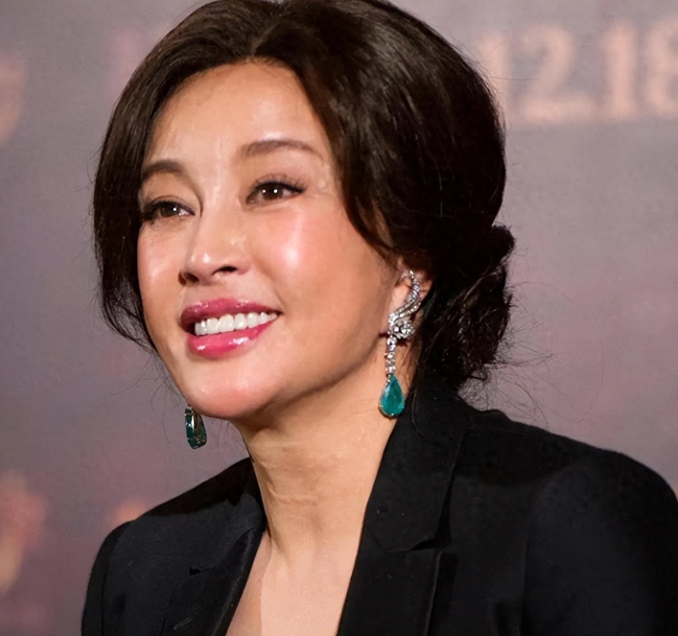 “凌晨在北京去世、有8个男朋友” 75岁的刘晓庆私生活谣言太荒唐