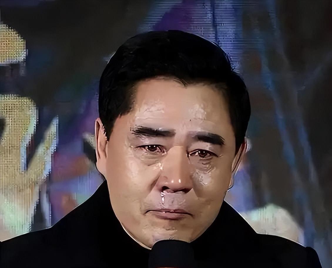 陈宝国近况令人揪心！发福显老像80岁，独子43岁还不婚成唯一心病