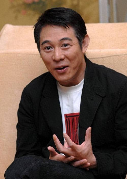 李连杰杀进短剧圈!3分钟讲透百年武侠,这波操作太提劲了!