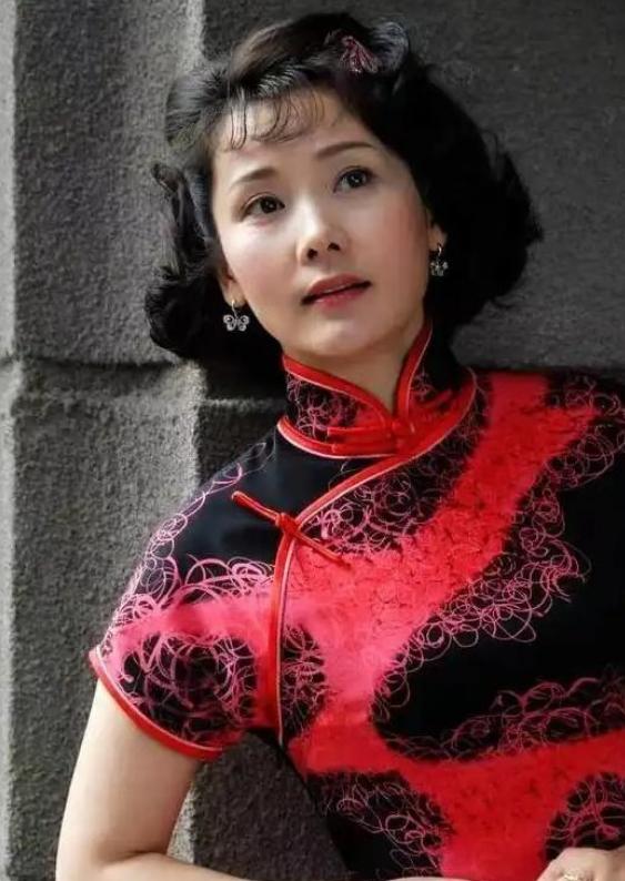 长相太美无人敢追，父亲因此终生不娶，了解后发现她是这样的人