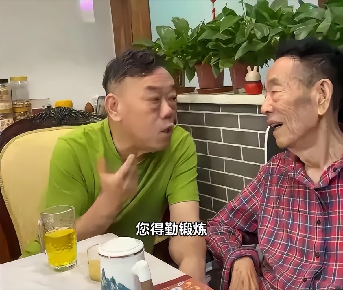 遮羞布撕碎！杨少华尸骨未寒，儿孙为钱撕破脸！杨议只分到骨灰？