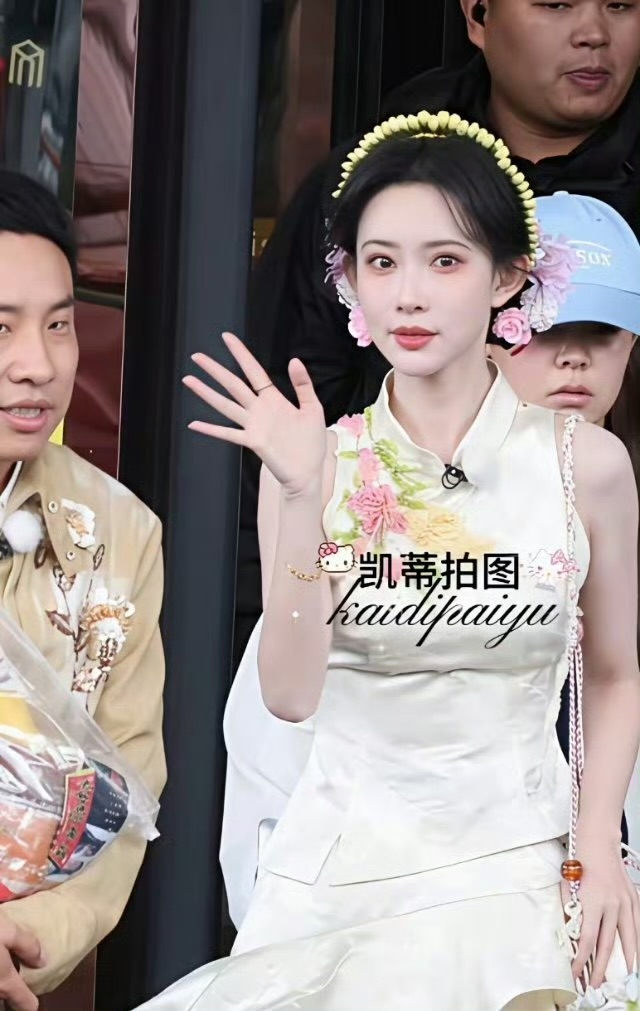 孟子义李昀锐CP“塌房”？跑男避嫌名场面，粉丝：这糖我不磕了！