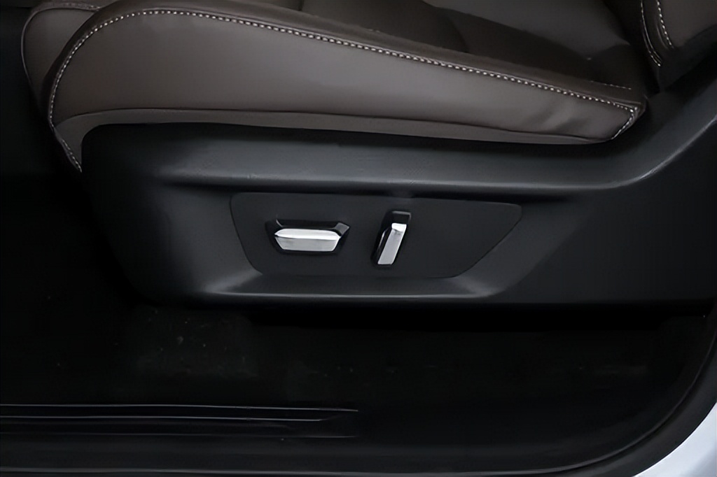 上市12天交付破万，10万级MPV突然爆火，到底戳中了谁？