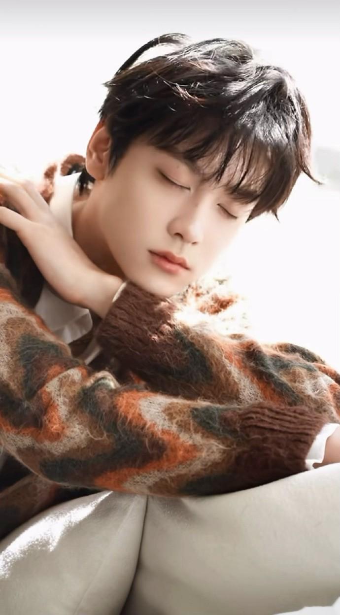 章子怡三亚陪孩子太拼了!被晒到皮肤黝黑、身材走样还长了小肚腩