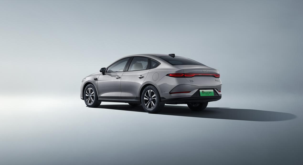 8.98万起享210KM长续航！2026款秦家族双车焕新上市