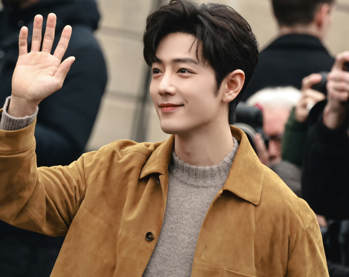 时装周成“照妖镜”,怼脸拍、无修图,明星的真实颜值全照出来了