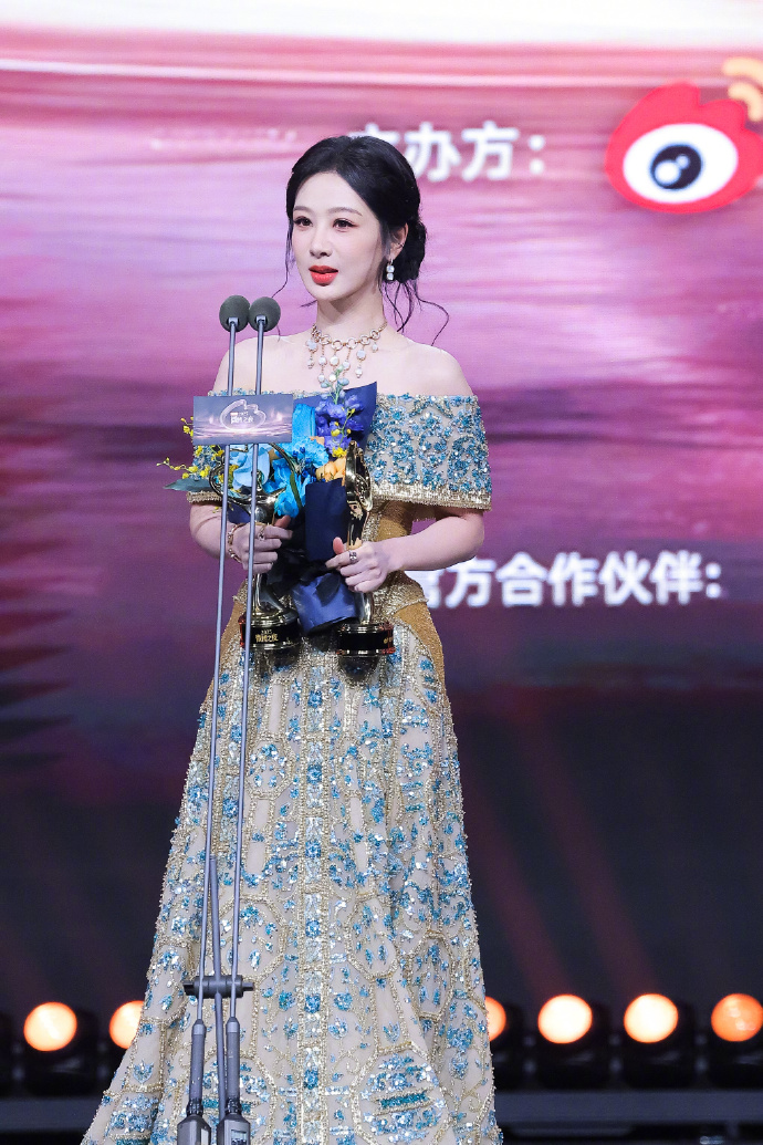 杨幂凭《惊蛰无声》稳站C位，杨紫《生命树》虽旺却难掩疲惫？