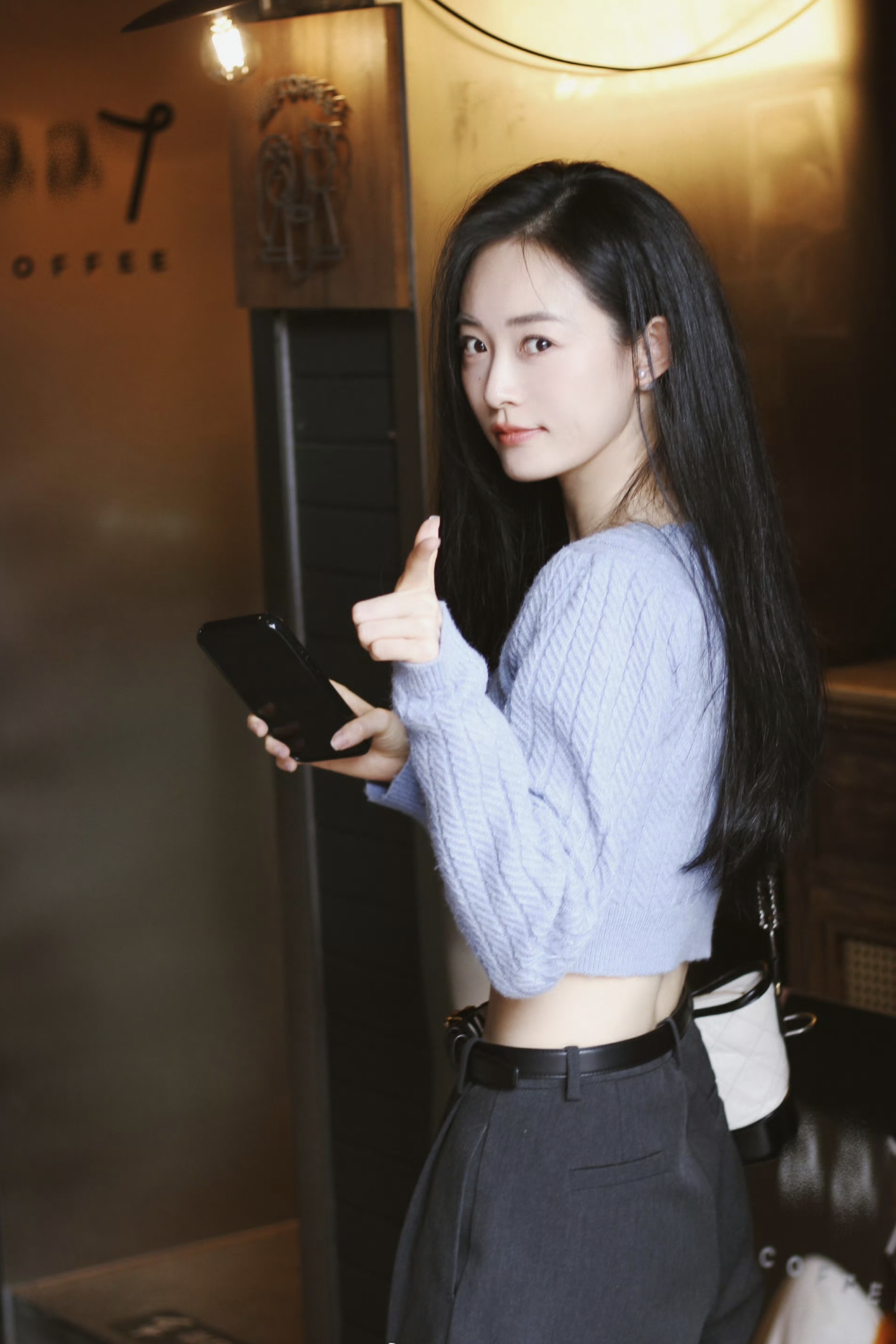 李繁的这组写真如初恋般美丽