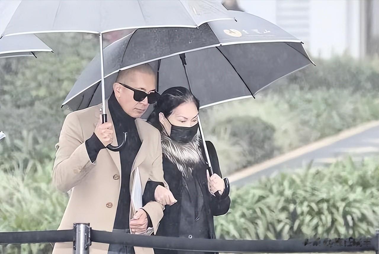 具俊晔清空账号回韩国，玥儿姐弟转学回北京，大S没什么遗憾了