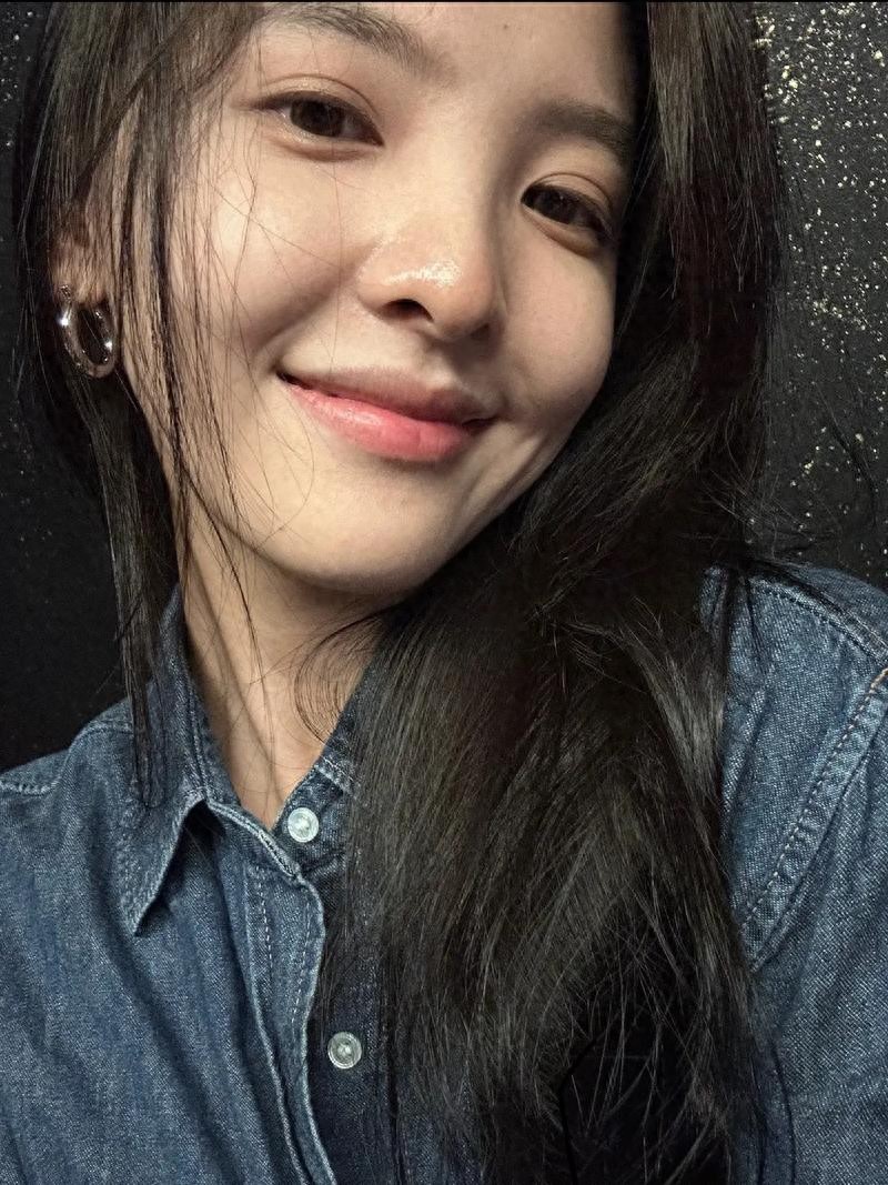 章若楠三战巴黎，被夸流动的蜜糖，老外锁定这张东方面孔？