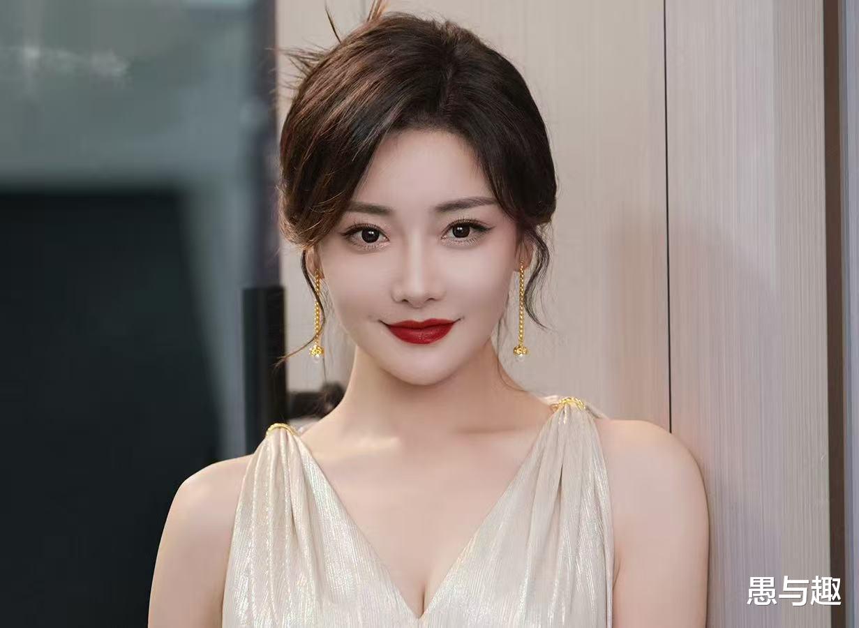 2月21日追剧日历，《纯真年代的爱情》开播，《我的妈妈是校花》收官