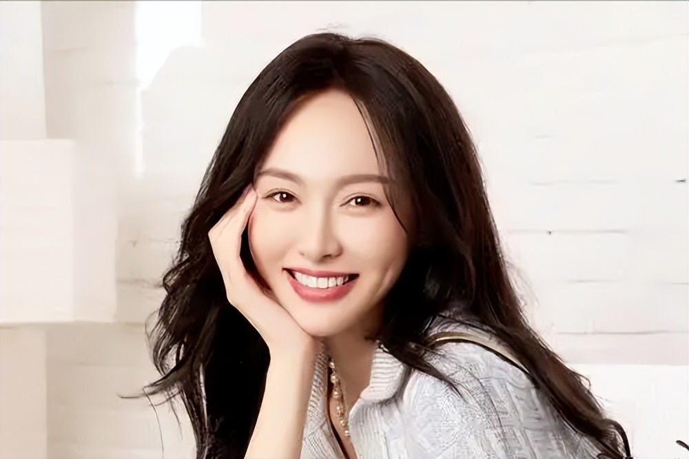 婚变传闻仅2个月，44岁罗晋高调官宣喜讯，唐嫣终于可以放心了