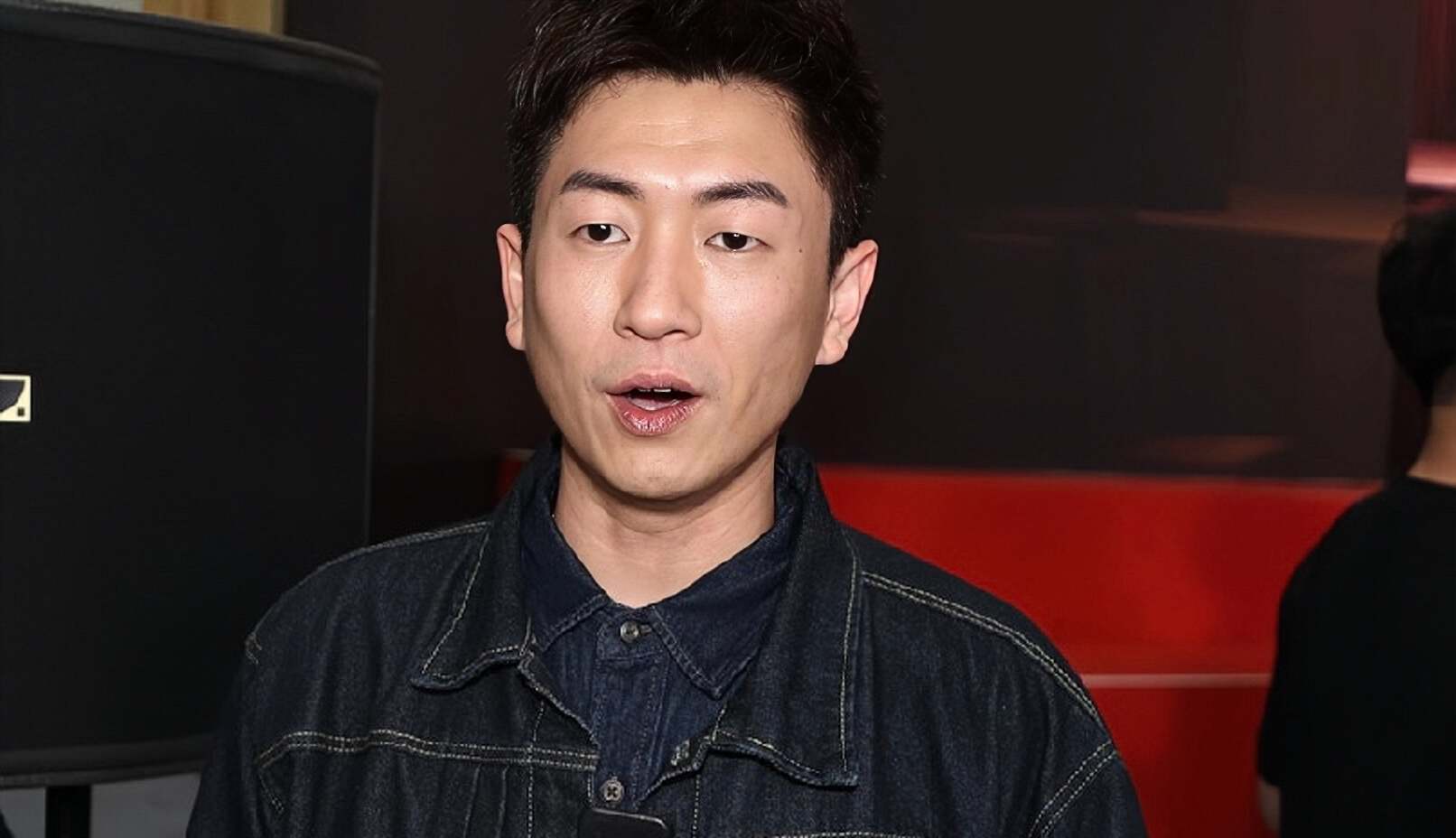 突发！TVB知名女星拍吻戏遇口臭男，镜头前深情镜头后屏息以待