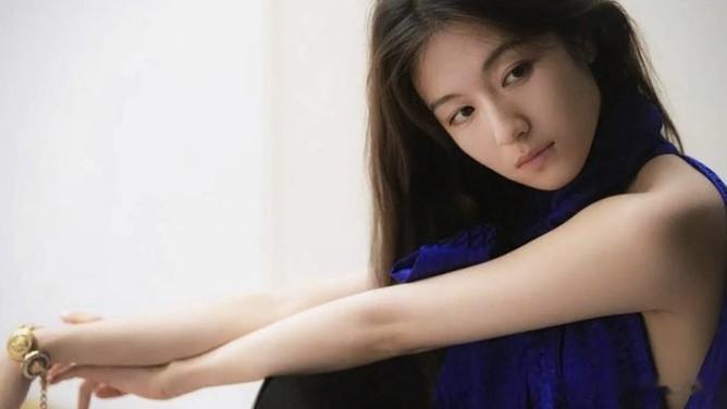 李兰迪购物索折扣遭店员吐槽 明星消费特权引争议