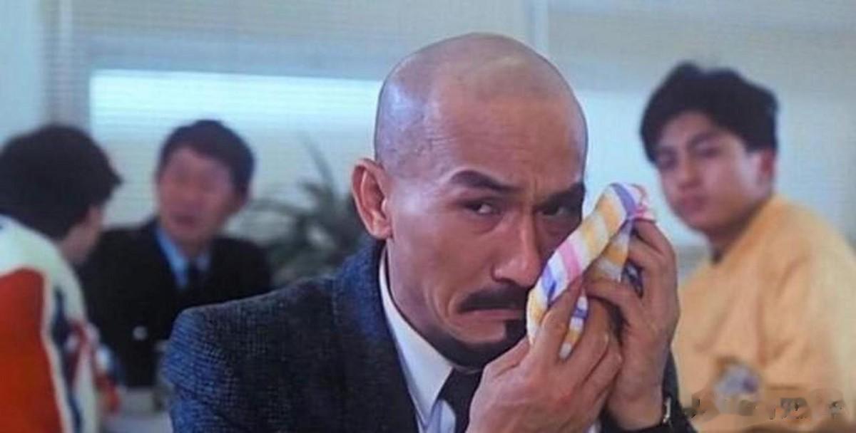 他是香港最后一位全才，女儿自杀，自己患癌，人生苦难而传奇