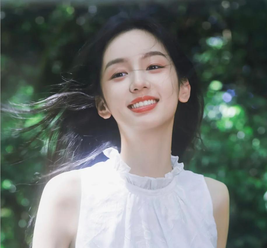 她是被李冰冰力捧的和颂太子女 凭恶女出道骨相超绝，被称最美95花
