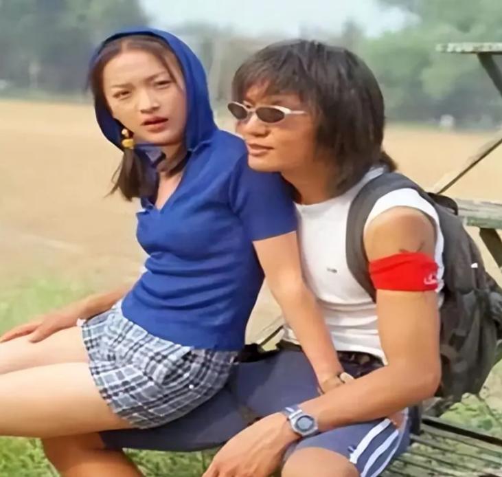 不装了! 51岁周迅新恋情曝光, 男方身份被扒，担心的事还是发生了