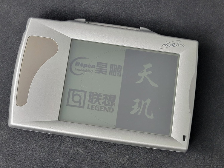 關注度不高的聯想手機，2025年整了不少好活