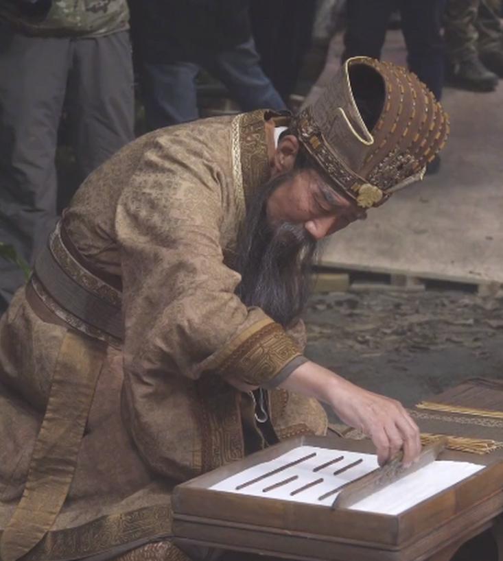 凉了!继瞧不起农民被扒后,闫学晶又被曝身份造假 李雪健不再沉默