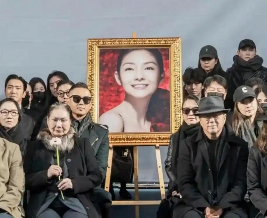 具俊晔清空账号回韩国，玥儿姐弟转学回北京，大S没什么遗憾了