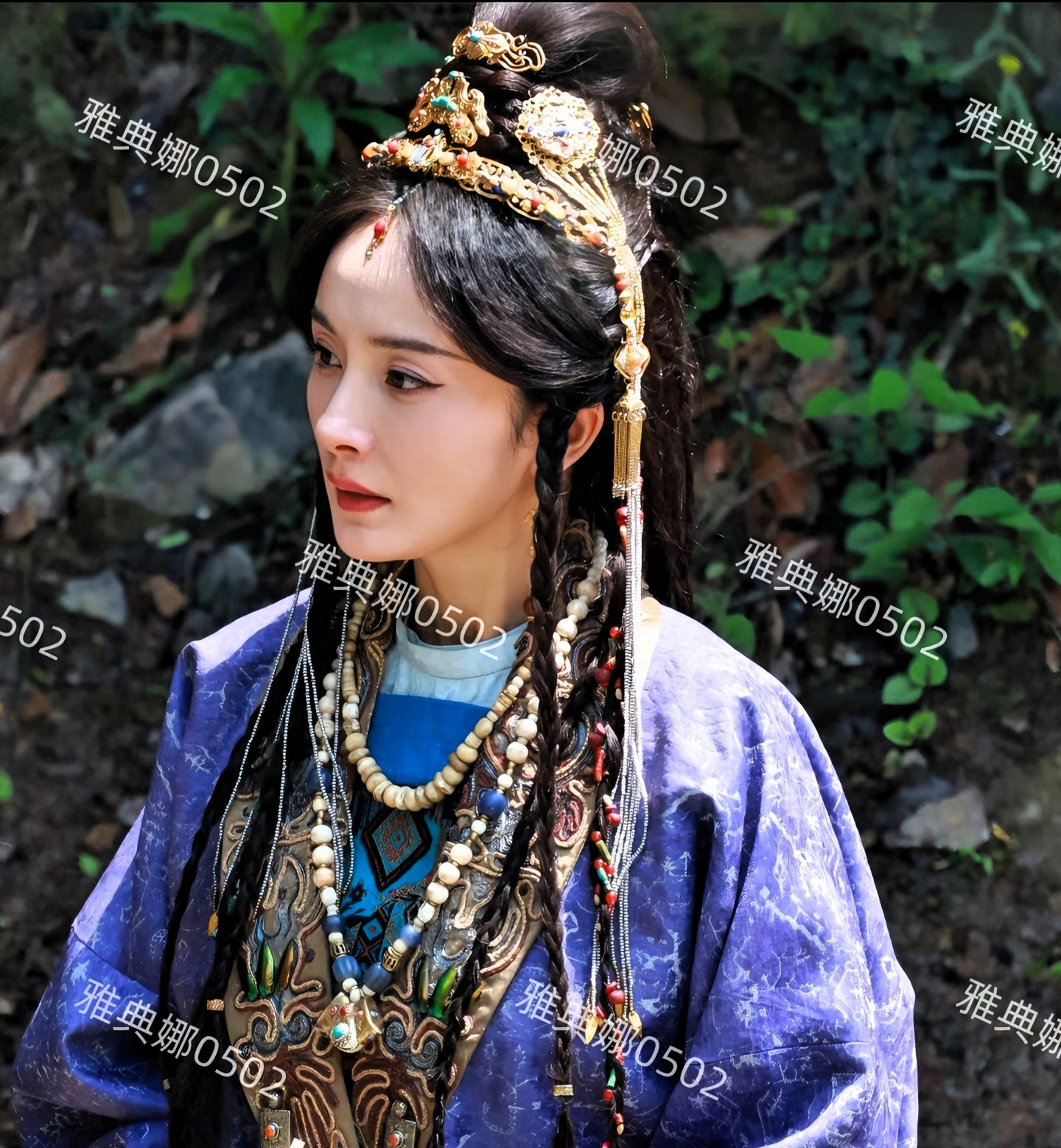 杨幂紫衣造型真漂亮可惜她太瘦了状态疲惫，没有展现出美貌与贵气