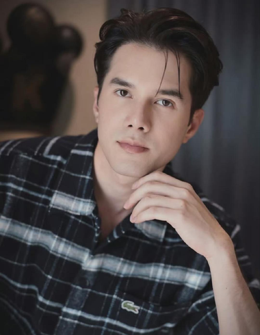 泰国男星Mik澄清：与Aump的绯闻不是事实，要追她需要鼓足勇气