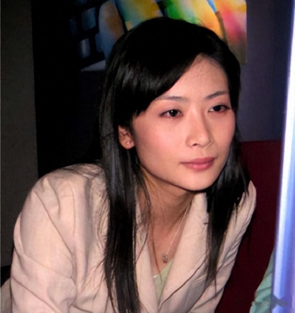 上海知名女星，演《老娘舅》出名，47岁貌美如花，老公身份太强大