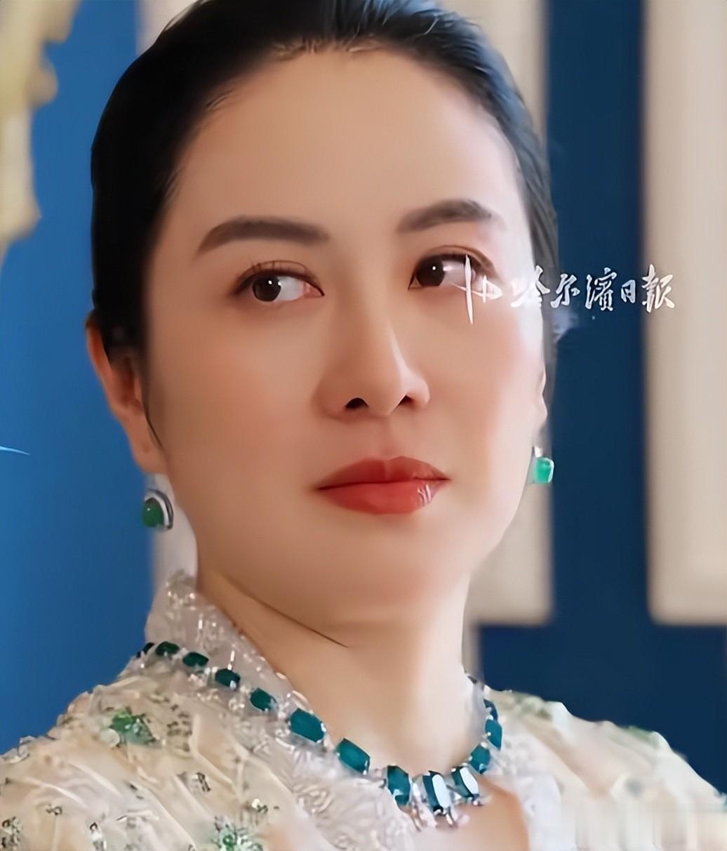 选美冠军又是学霸，才貌双全却至今未婚，46岁她转战新赛道又火了