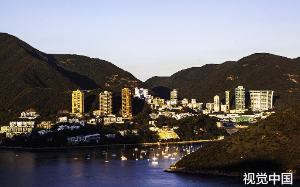 香港悍匪绑架李嘉诚儿子：黑白两道大佬高智商对决，轻松拿下20亿，转头一夜豪赌