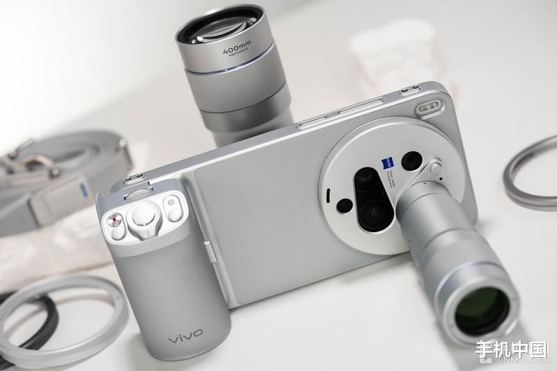 vivo X300 Ultra“銀調”圖賞 獨創3+2鏡頭矩陣
