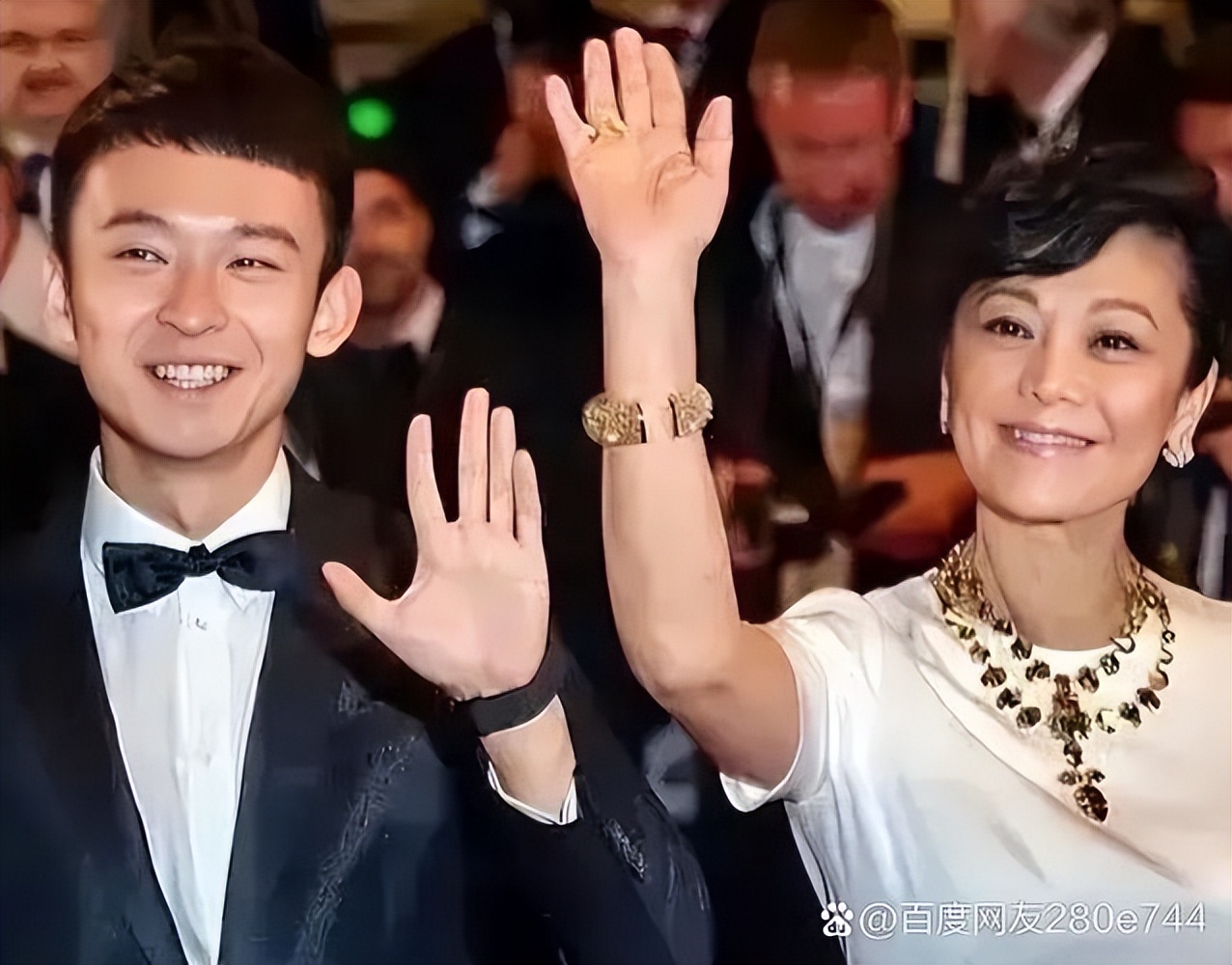 坐拥北京一条街,丈夫是京剧名家,如今身价过亿32岁儿子却成心病