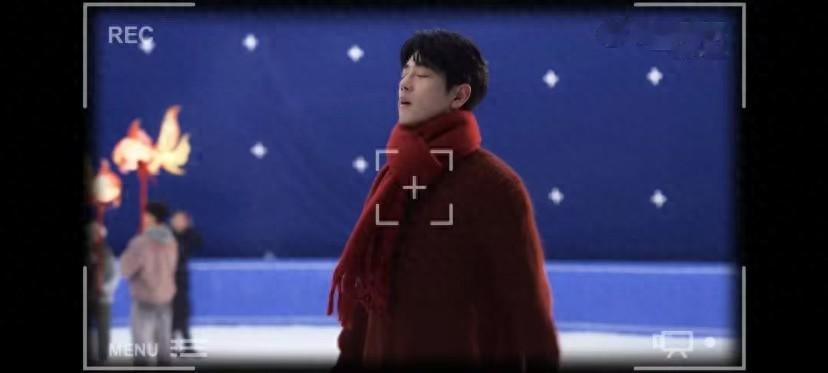 肖战人间巴尔曼再现身！央妈3次点名，给内娱上了课“巨星基操”